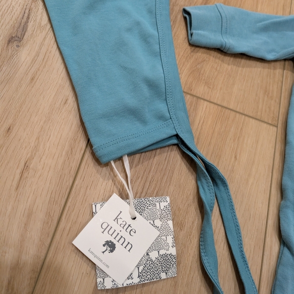 Kate Quinn One Piece with Hat - Picture 3 of 7